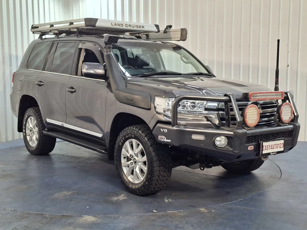 2015 Toyota Landcruiser Sahara Diesel 4WD Automatic