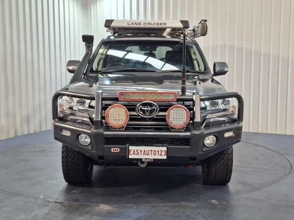 2015 Toyota Landcruiser Sahara Diesel 4WD Automatic