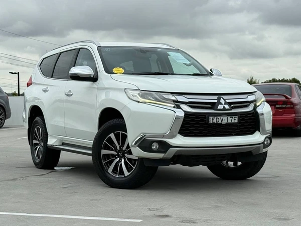 2016 Mitsubishi Pajero sport GLS 4WD Automatic Diesel