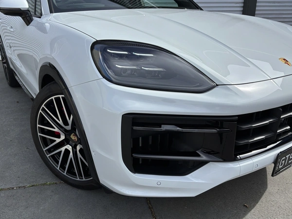 2024 Porsche Cayenne GTS Automatic Petrol