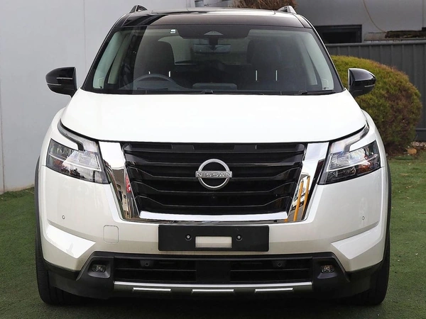 2024 Nissan Pathfinder Ti-L AWD Leather Seats Sunroof
