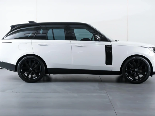 2023 Land Rover Range Rover D350 HSE AWD Panoramic Sunroof