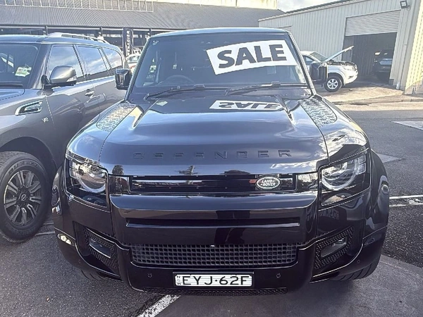 2022 Land Rover Defender 90 P525 V8 4WD Automatic