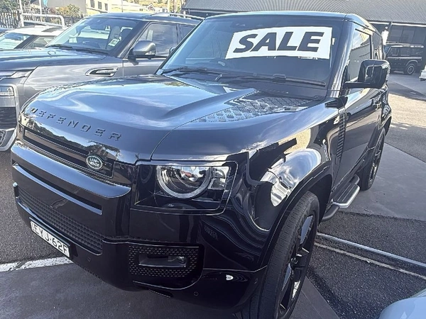 2022 Land Rover Defender 90 P525 V8 4WD Automatic