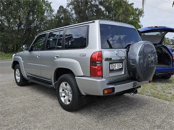 2004 Nissan Patrol ST 4WD Diesel Turbo Manual