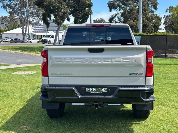2026 Chevrolet Silverado 1500 ZR2 4WD Manual Transmission