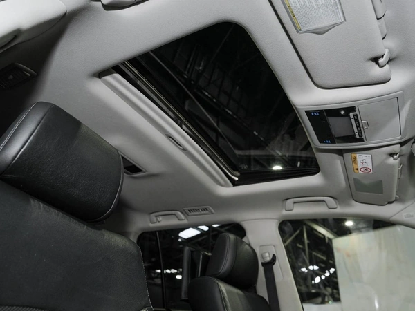 2020 Toyota Landcruiser Sahara 4WD Automatic Sunroof 7 Seats