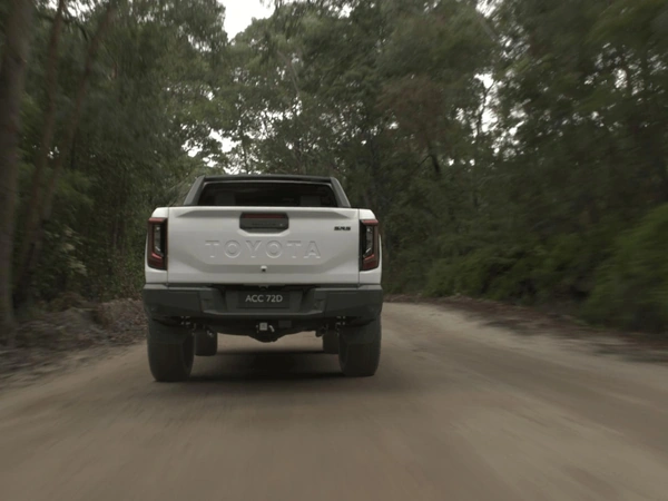 2026 Toyota HiLux SR5 4WD 2.8 L Diesel Automatic