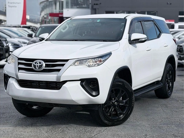 2015 Toyota Fortuner GX Turbo Diesel 4WD Automatic