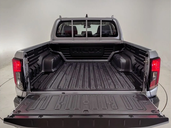 2025 Toyota Hilux SR 48V GUN227R 4WD Automatic Turbo Diesel